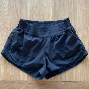 Lululemon Hotty Hot High Rise - 2.5”